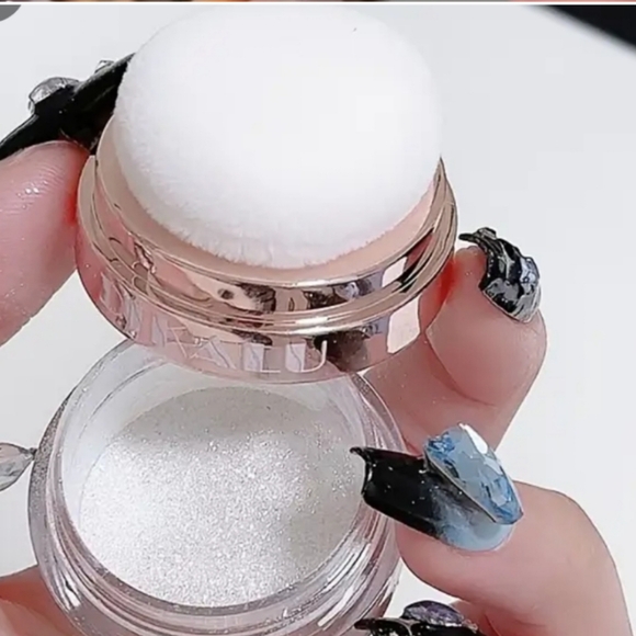 Body Shimmer - Picture 2 of 6